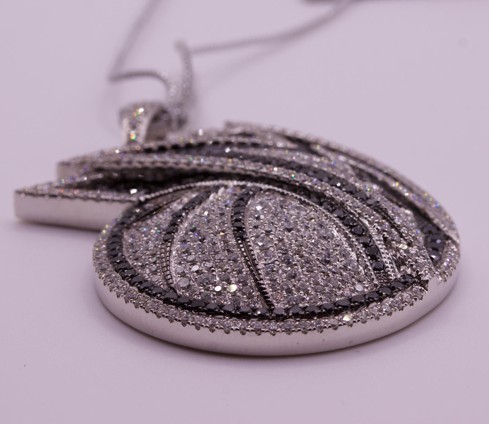 Dallas Mavericks Gameplan NBA Pendant 14K White Gold 4.18ctw