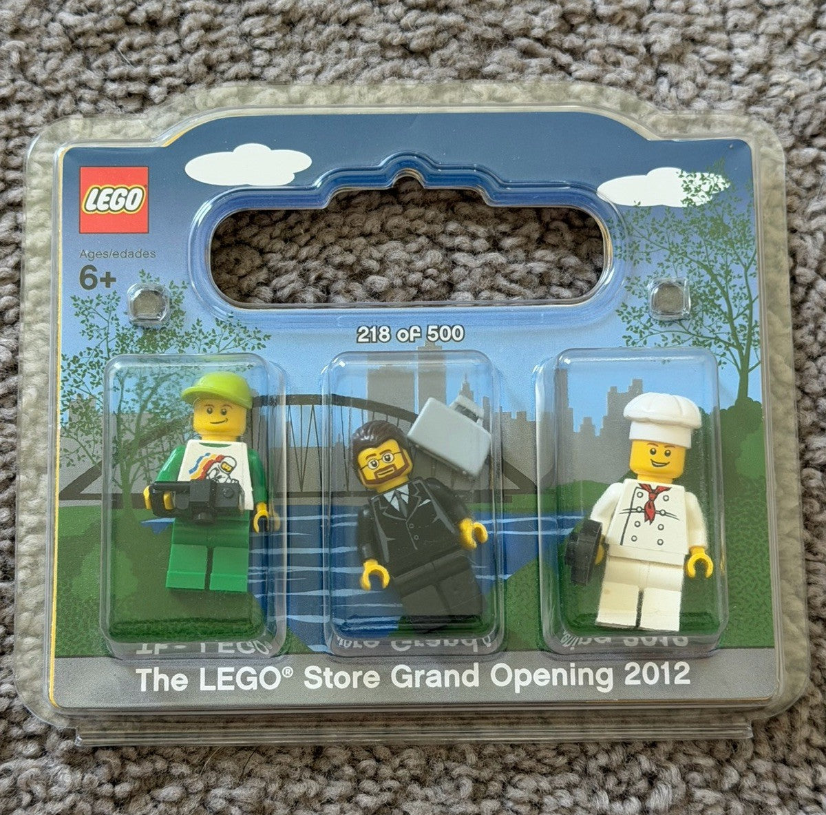 LEGO Store Grand Opening Victor NY 2012 Minifigure Pack /500 Sealed Exclusive