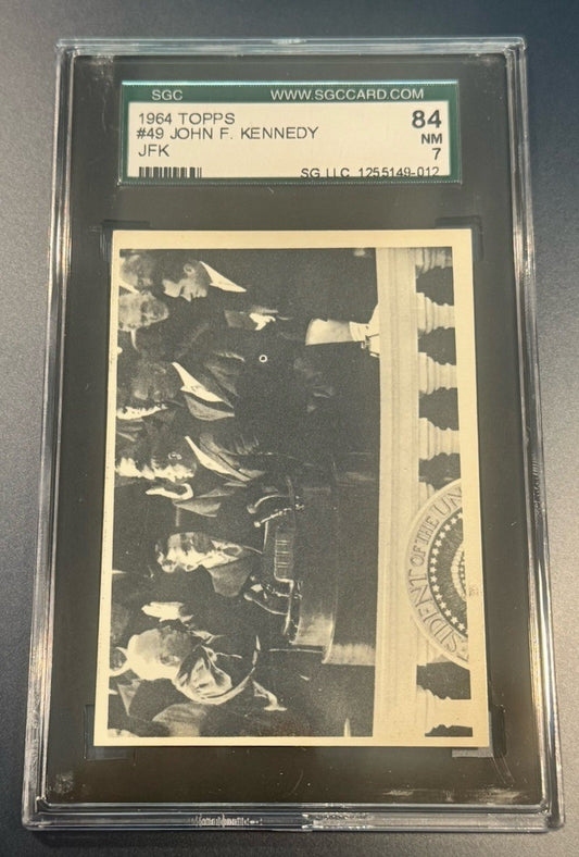 📖 1964 Topps JFK #49 SGC 7 Taking the Oath of Office Presidential Inauguration
