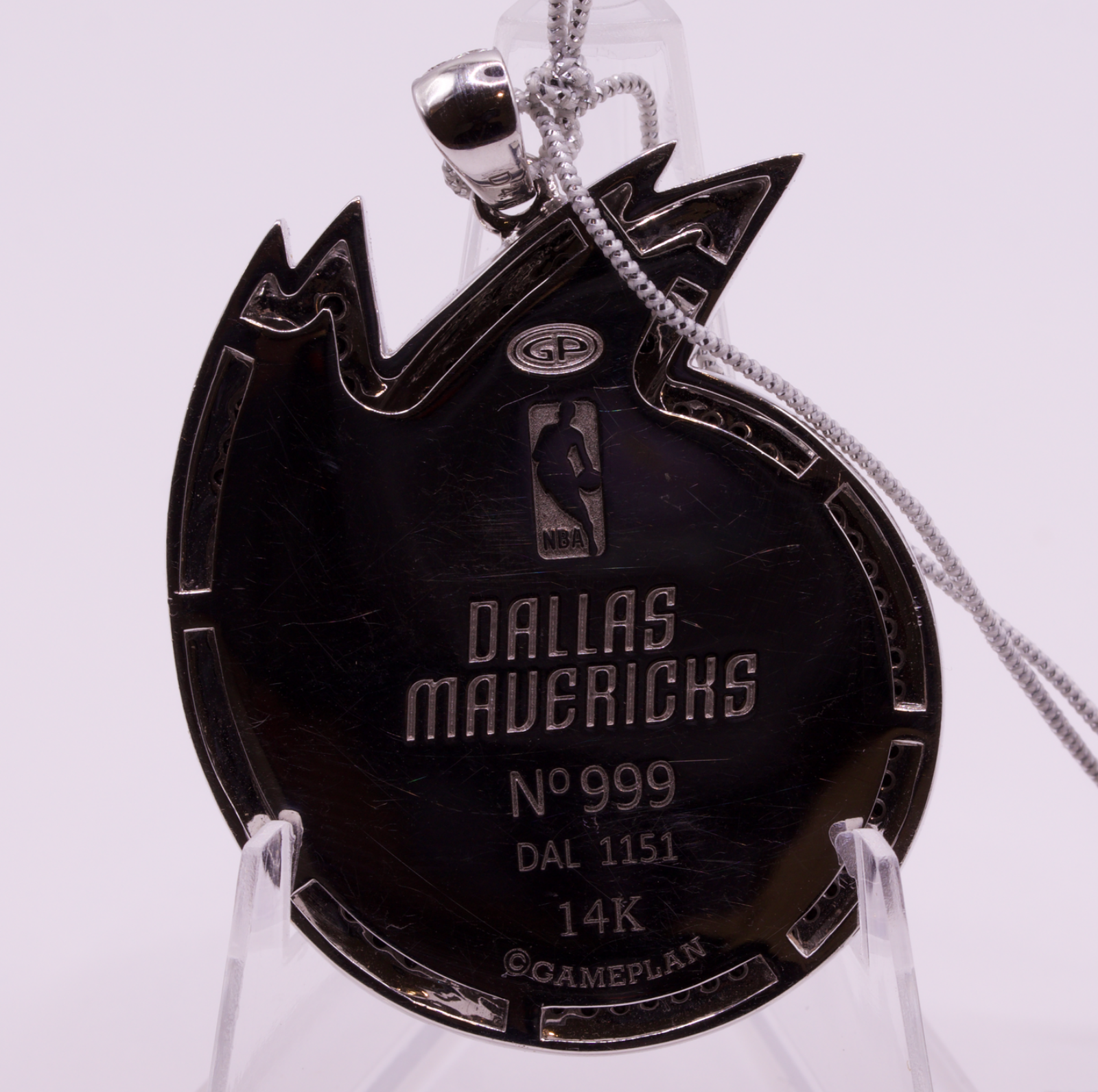 Dallas Mavericks Gameplan NBA Pendant 14K White Gold 4.18ctw