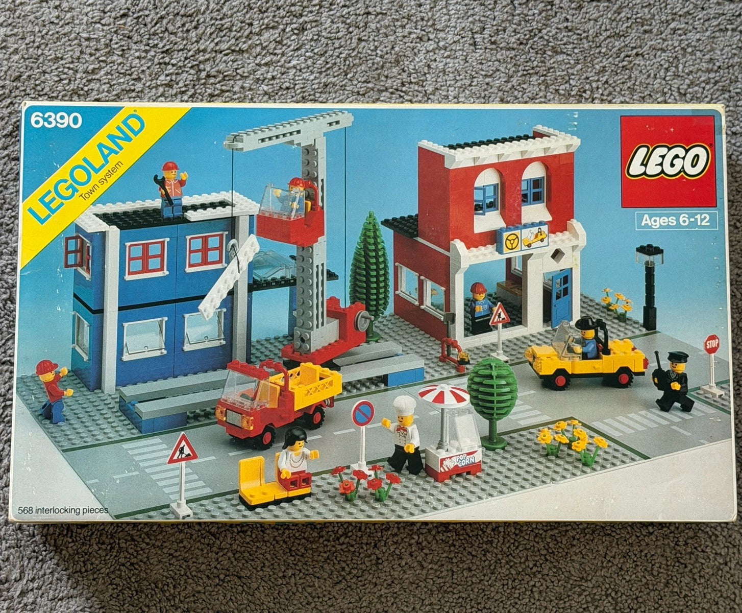 LEGO 6390 Main Street Legoland Town System 1990 - NEW Factory Sealed !