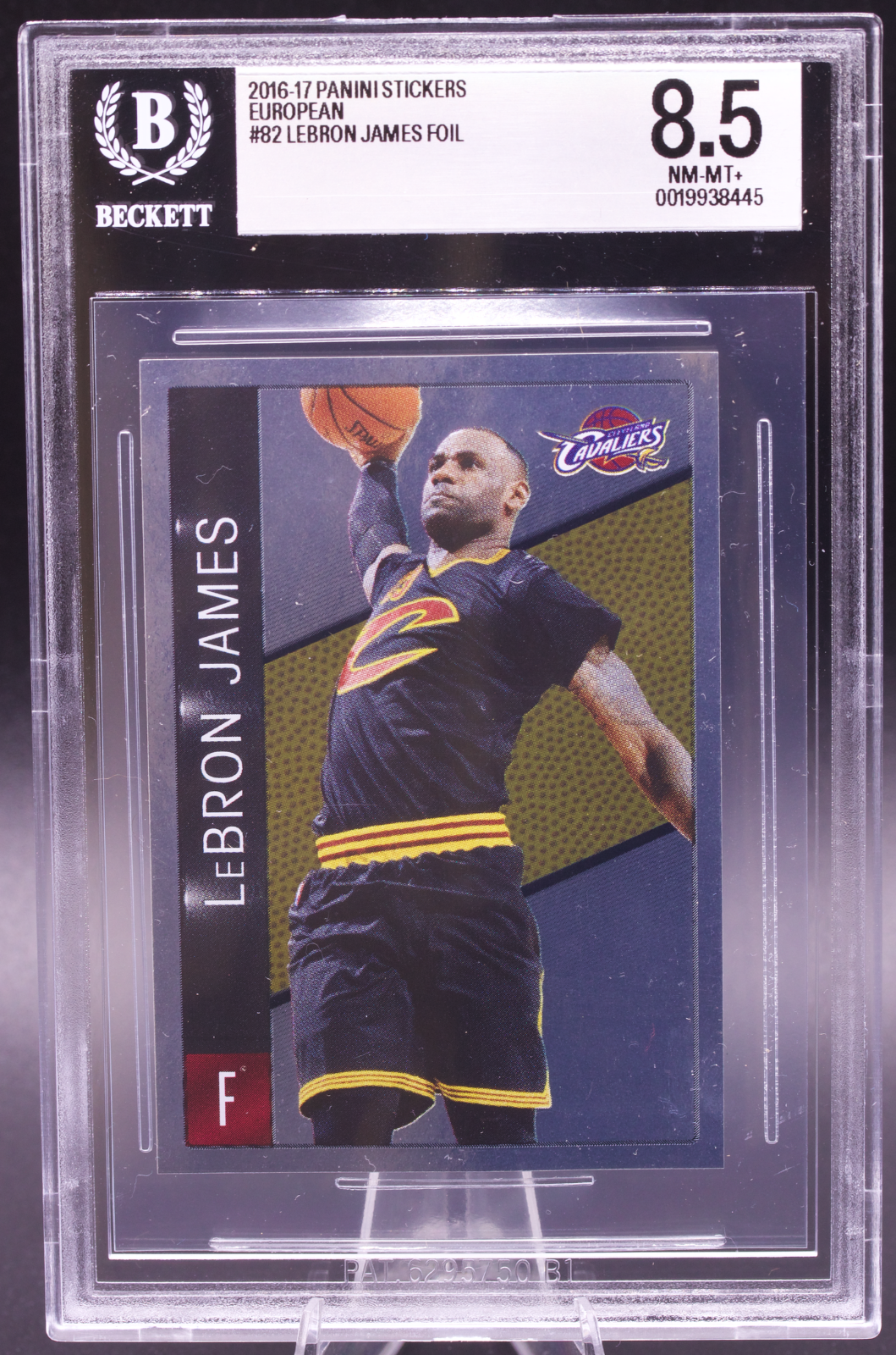 2016-17 Panini European Sticker LeBron James #82 Foil BGS Holder 8.5 NM-MT+ Cavs