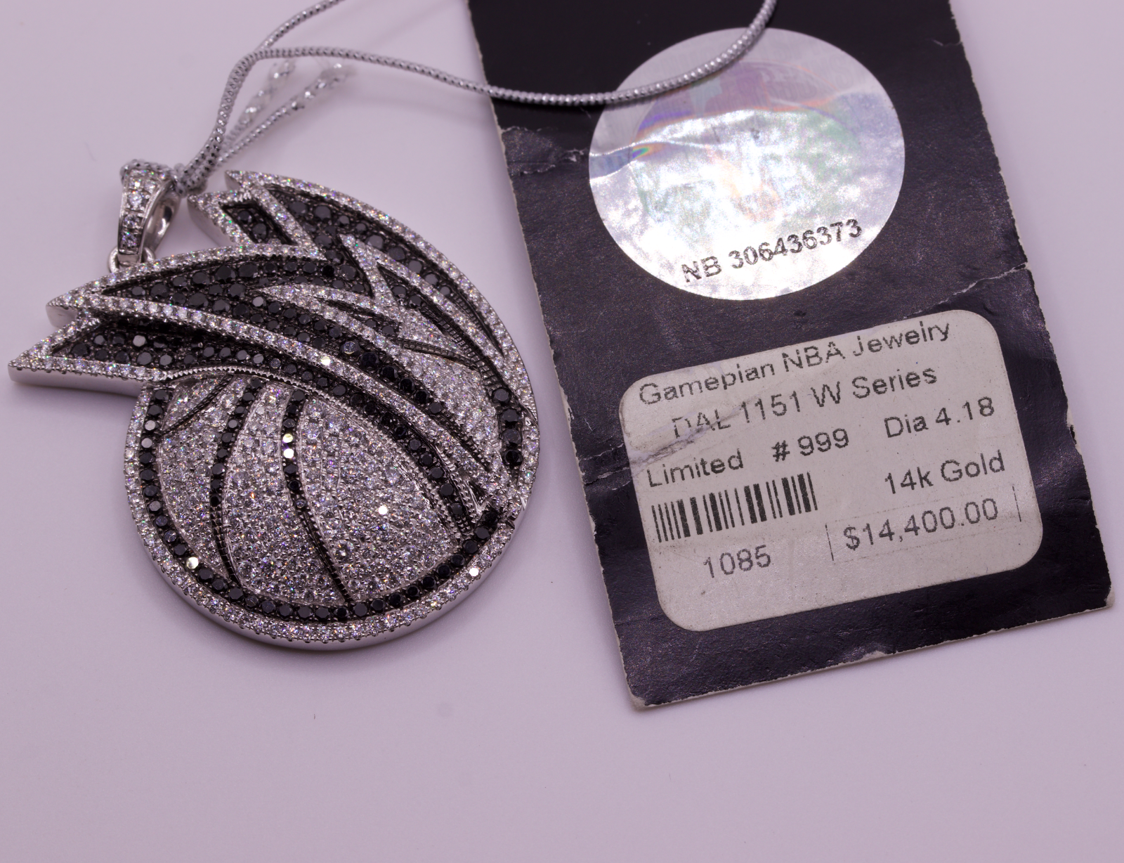 Dallas Mavericks Gameplan NBA Pendant 14K White Gold 4.18ctw
