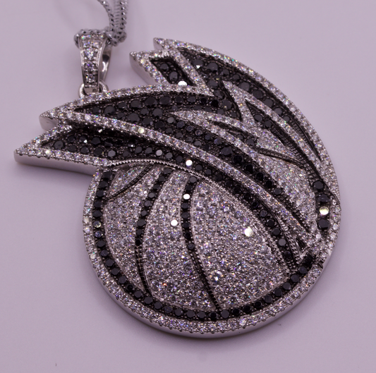 Dallas Mavericks Gameplan NBA Pendant 14K White Gold 4.18ctw