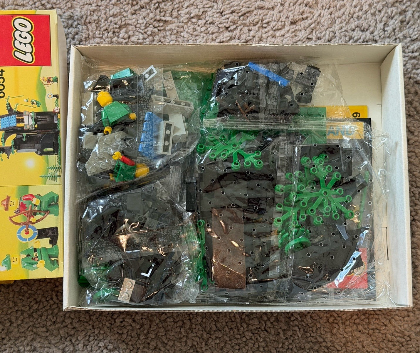 LEGO 6054 Forestmen’s Hideout Legoland Castle 1986 NEW Sealed Bags Vintage