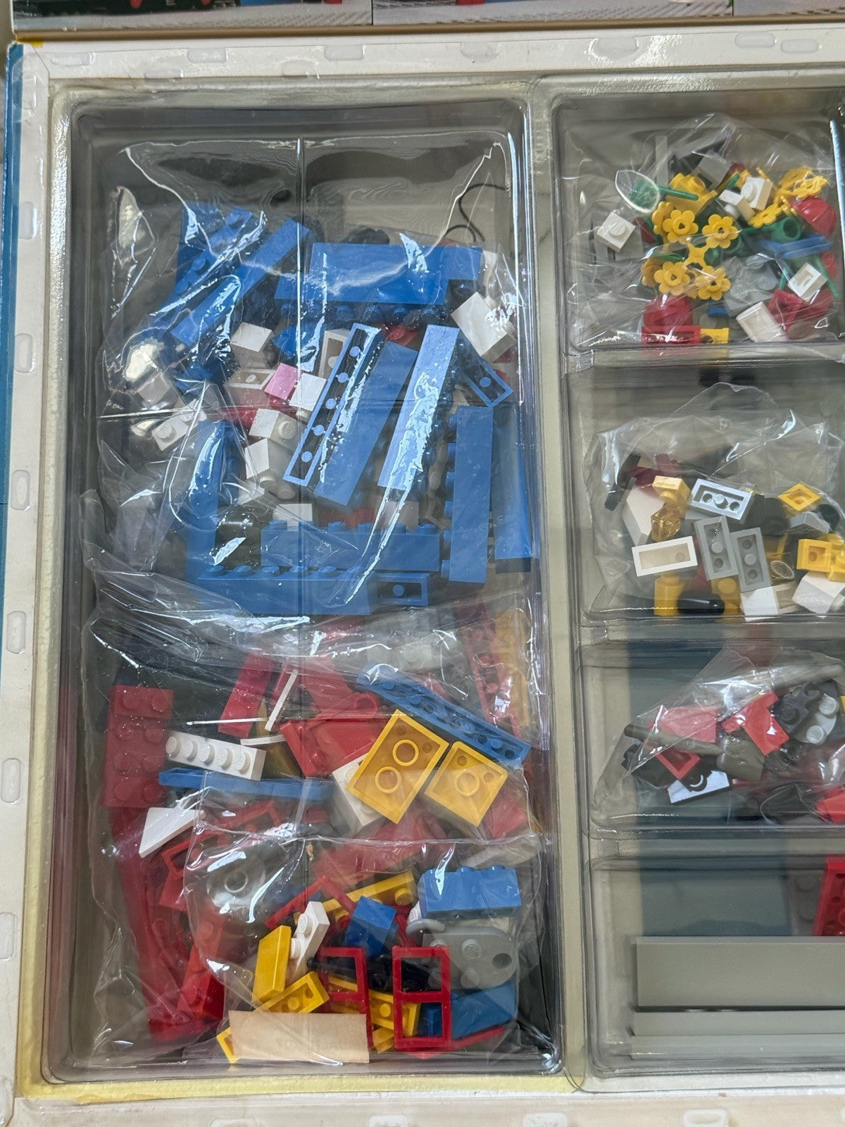 LEGO 6390 Main Street Legoland Town System 1990 - NEW Factory Sealed !