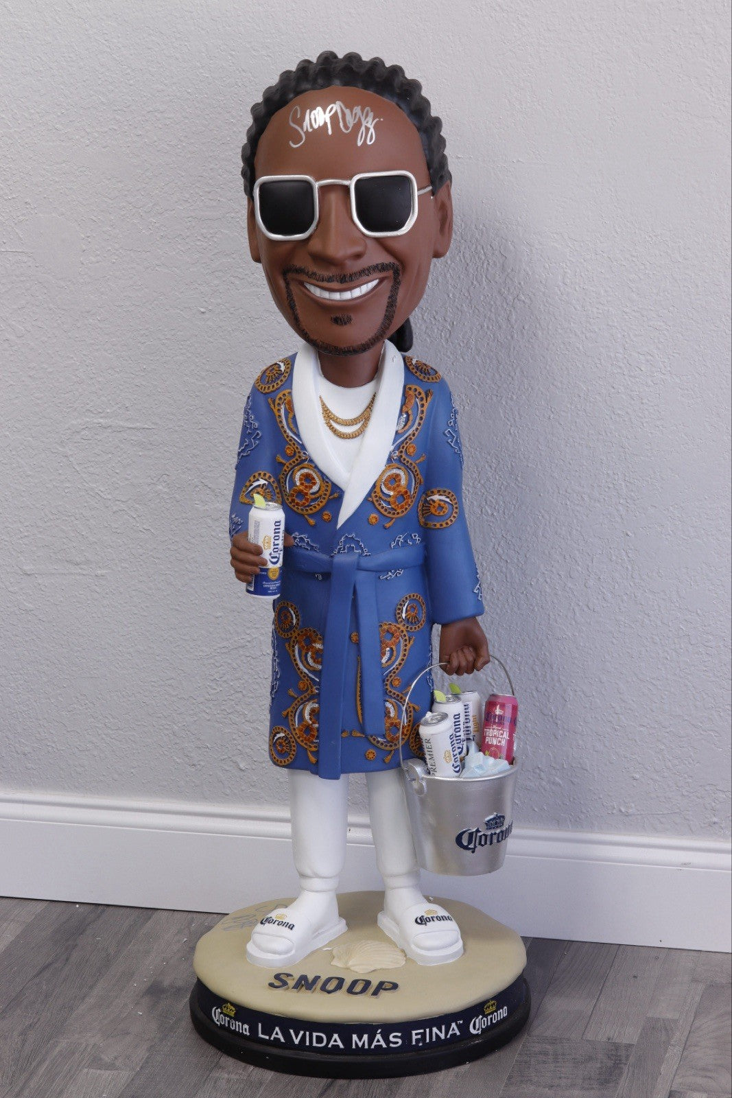 Snoop Dogg Signed Corona Statue 43in Bobblehead Blue Robe Beckett LOA Autograph