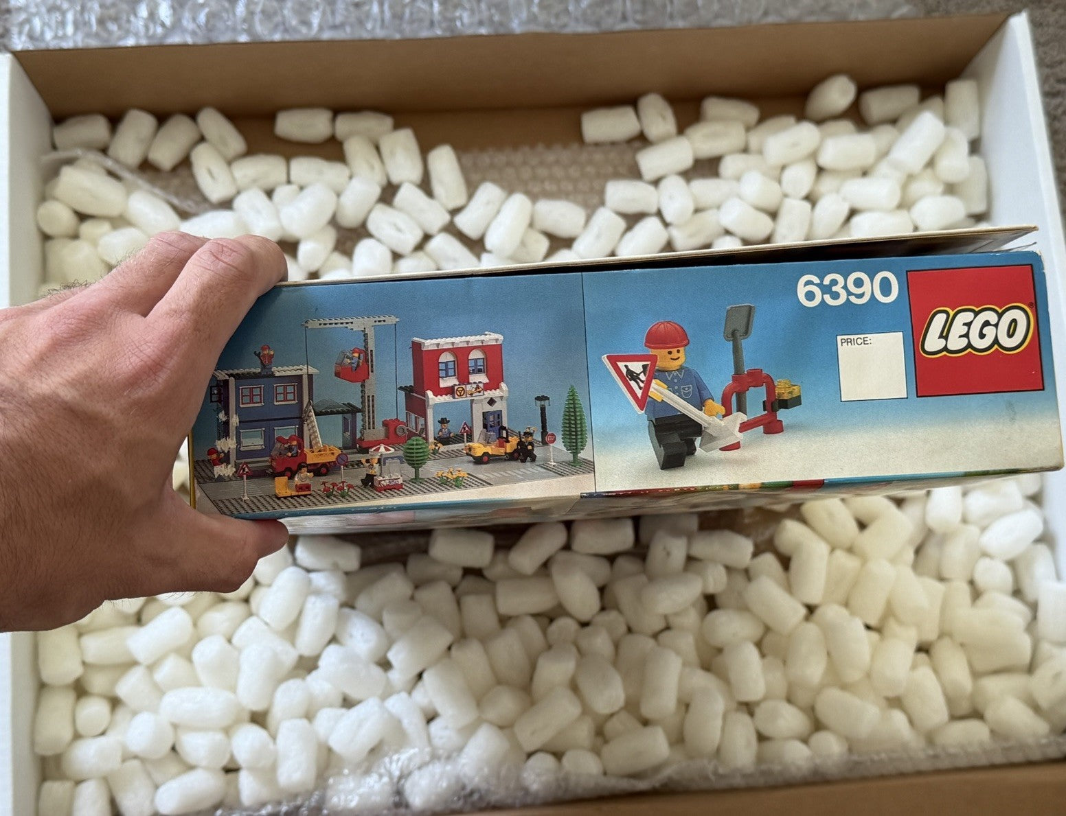 LEGO 6390 Main Street Legoland Town System 1990 - NEW Factory Sealed !