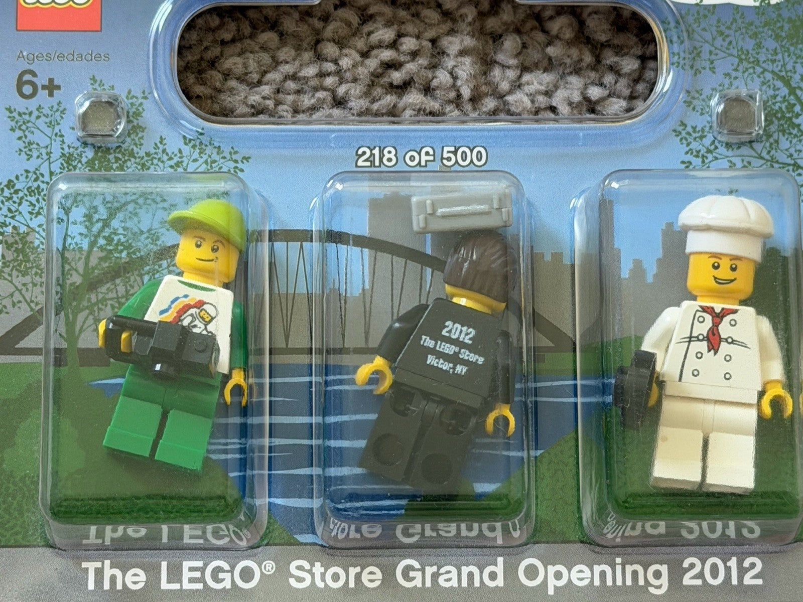 LEGO Store Grand Opening Victor NY 2012 Minifigure Pack /500 Sealed Exclusive
