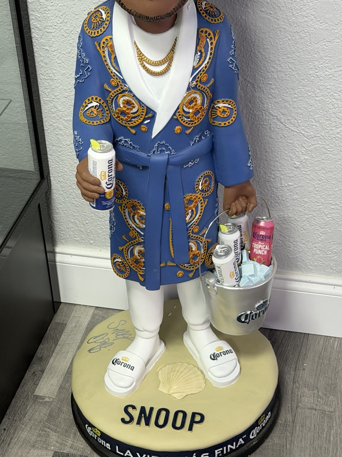 Snoop Dogg Signed Corona Statue 43in Bobblehead Blue Robe Beckett LOA Autograph